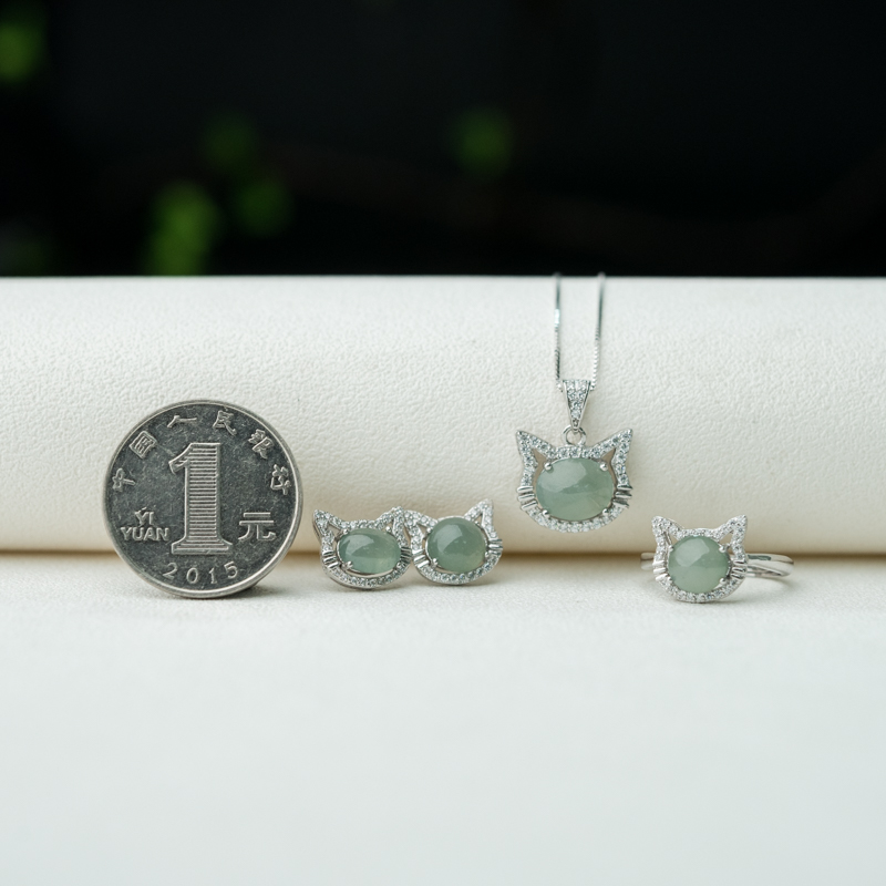 糯冰种晴水翡翠三件套-红掌柜