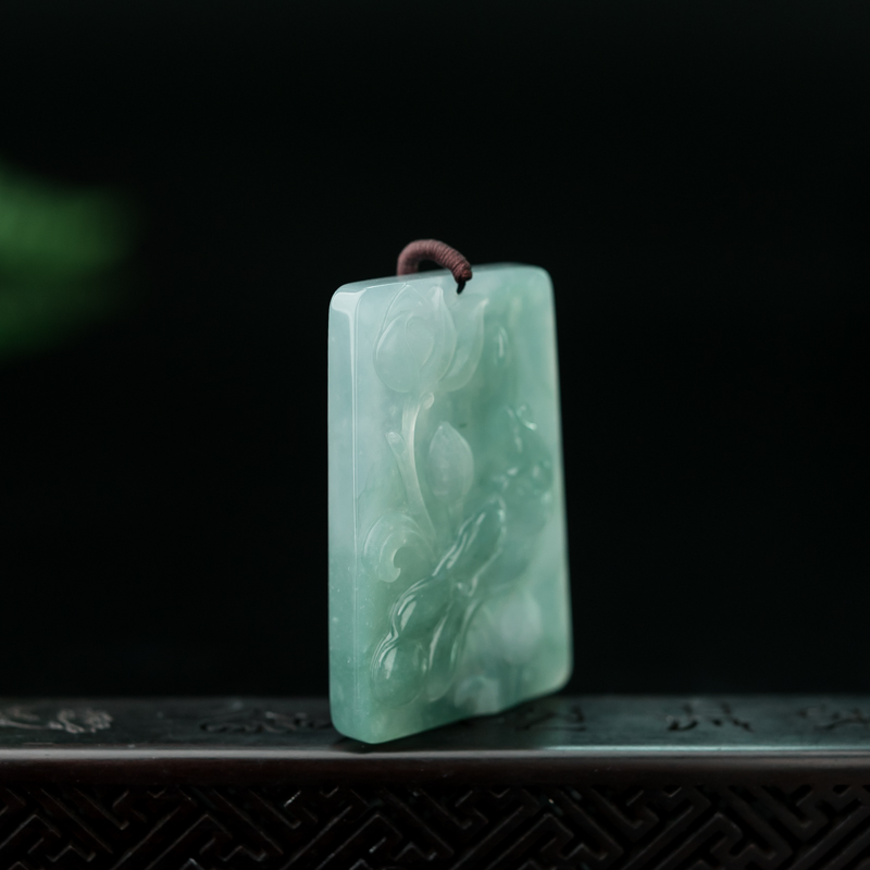 缅甸糯冰种浅绿翡翠荷叶吊坠-红掌柜