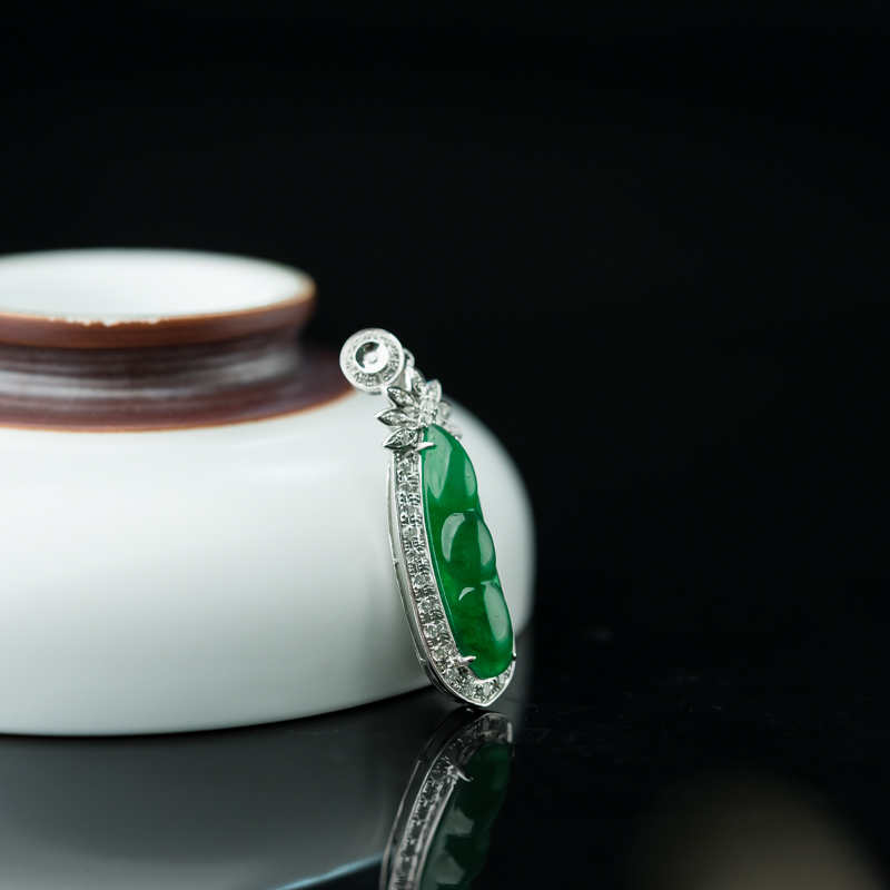 缅甸糯种翠绿翡翠福豆吊坠-红掌柜