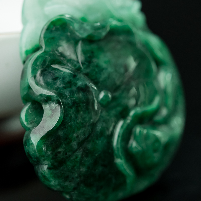 糯种飘翠翡翠吊坠-红掌柜