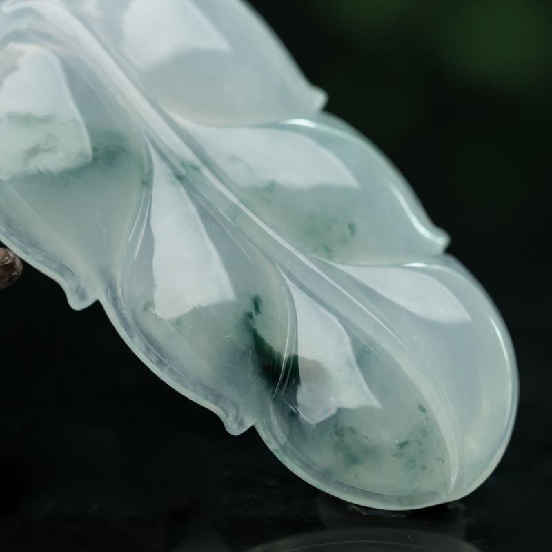 糯冰种飘花翡翠吊坠-红掌柜