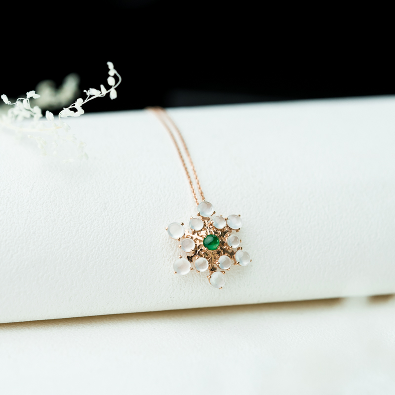 18K冰种翡翠雪花吊坠-红掌柜