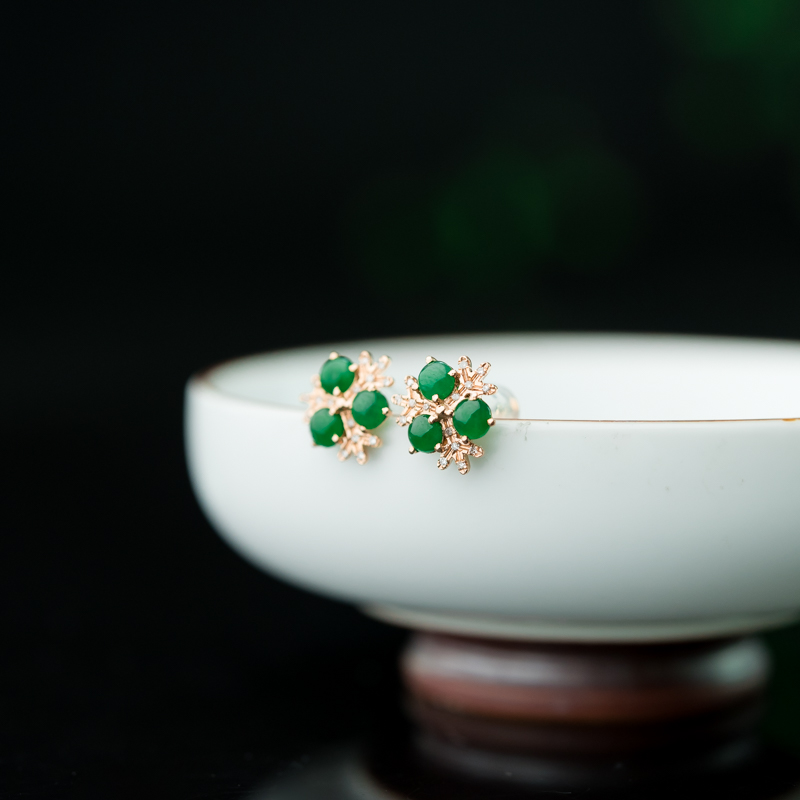 糯冰种翠绿翡翠耳钉-红掌柜