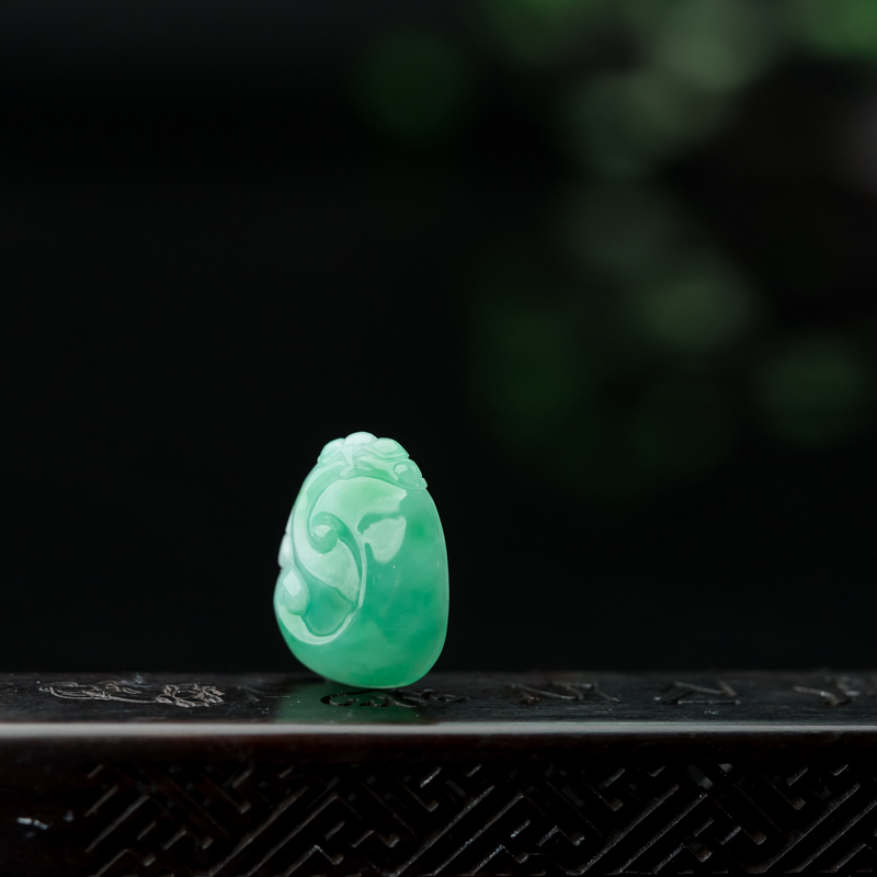 天然糯种飘翠翡翠如意吊坠-红掌柜