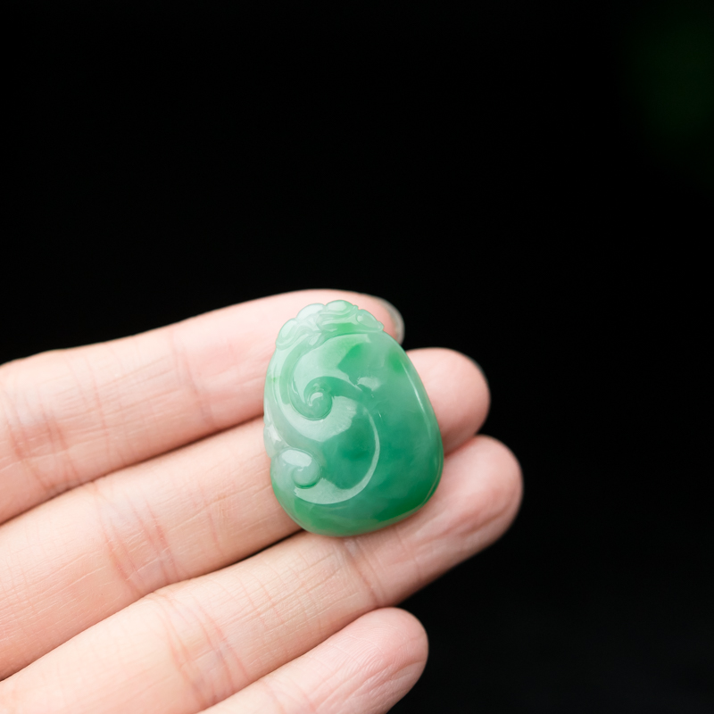 缅甸天然糯种飘翠翡翠吊坠-红掌柜