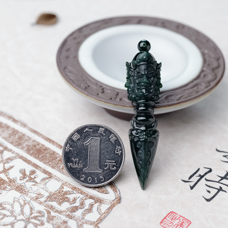 佛祖 龍婆洪2555年locket自身大模背後入料非常豐富：鬼王純銀符管七龍