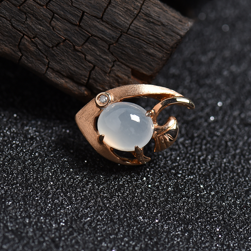 18K玫瑰金镶翡翠吊坠-红掌柜