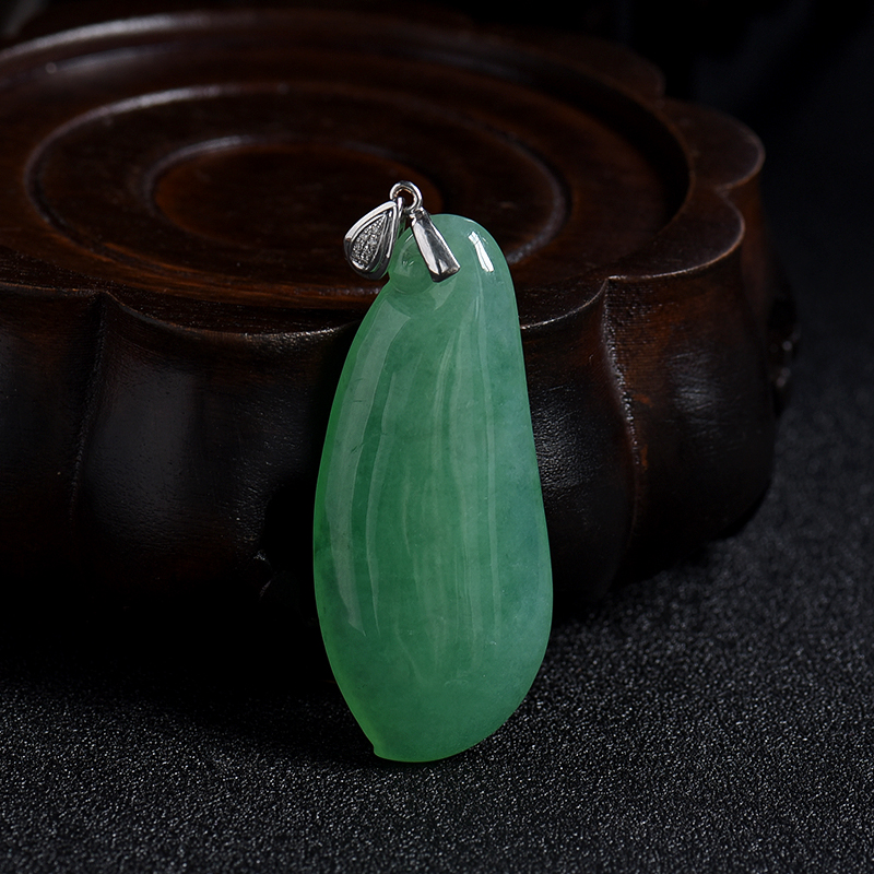 18k白金扣冰糯种阳绿翡翠福瓜吊坠-红掌柜