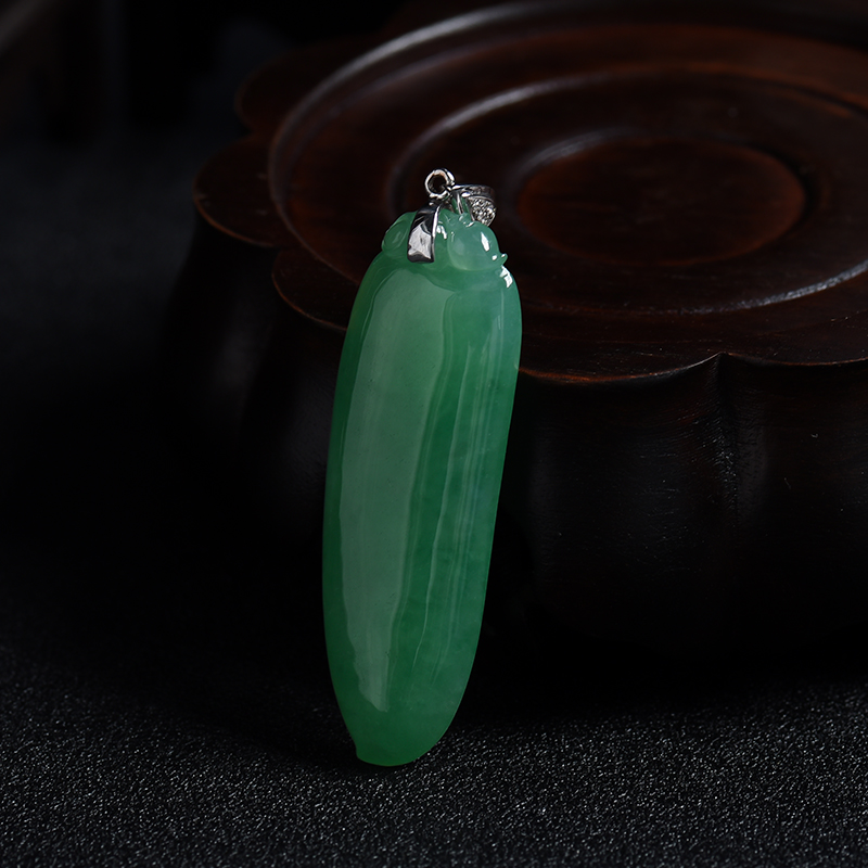 18k白金扣冰糯种阳绿翡翠福瓜吊坠-红掌柜