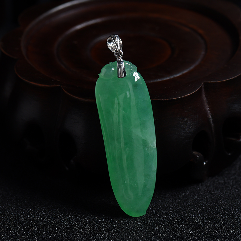 18k白金扣缅甸阳绿翡翠福瓜吊坠-红掌柜