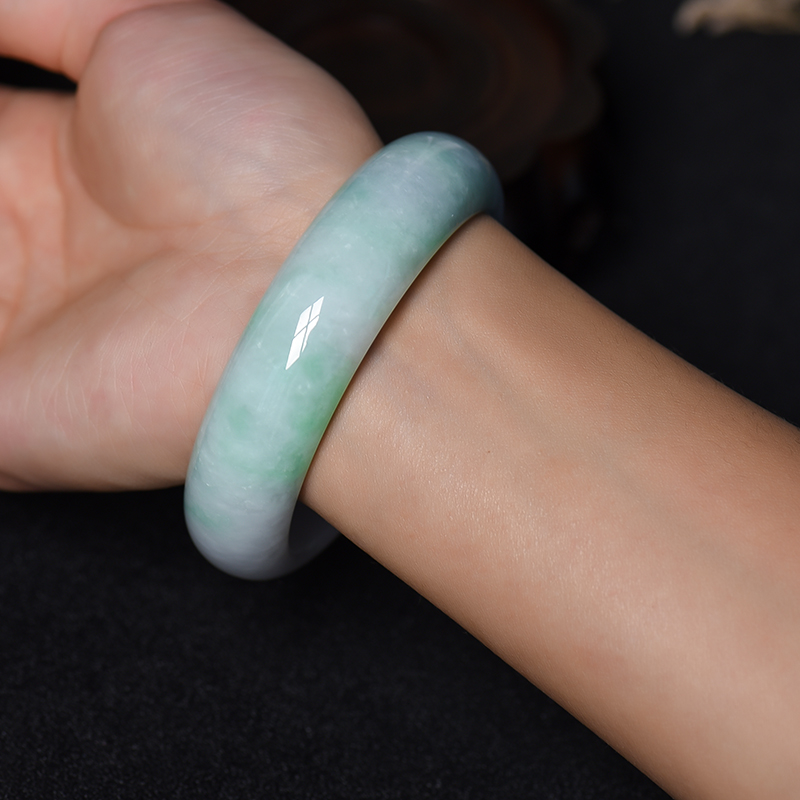 翡翠手镯-红掌柜