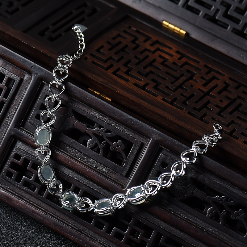 银镶冰种翡翠-红掌柜