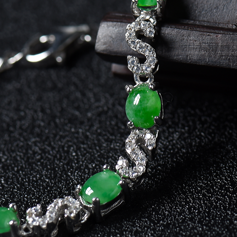 银镶冰种满绿翡翠-红掌柜