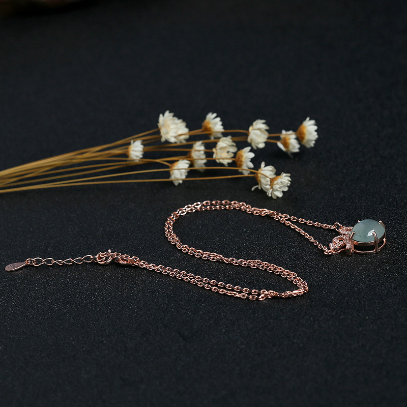 银镶糯冰种浅绿翡翠-红掌柜