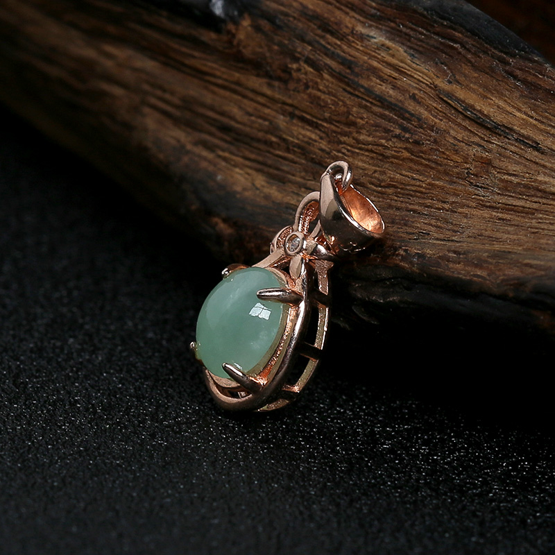 糯冰种浅绿翡翠戒指-红掌柜