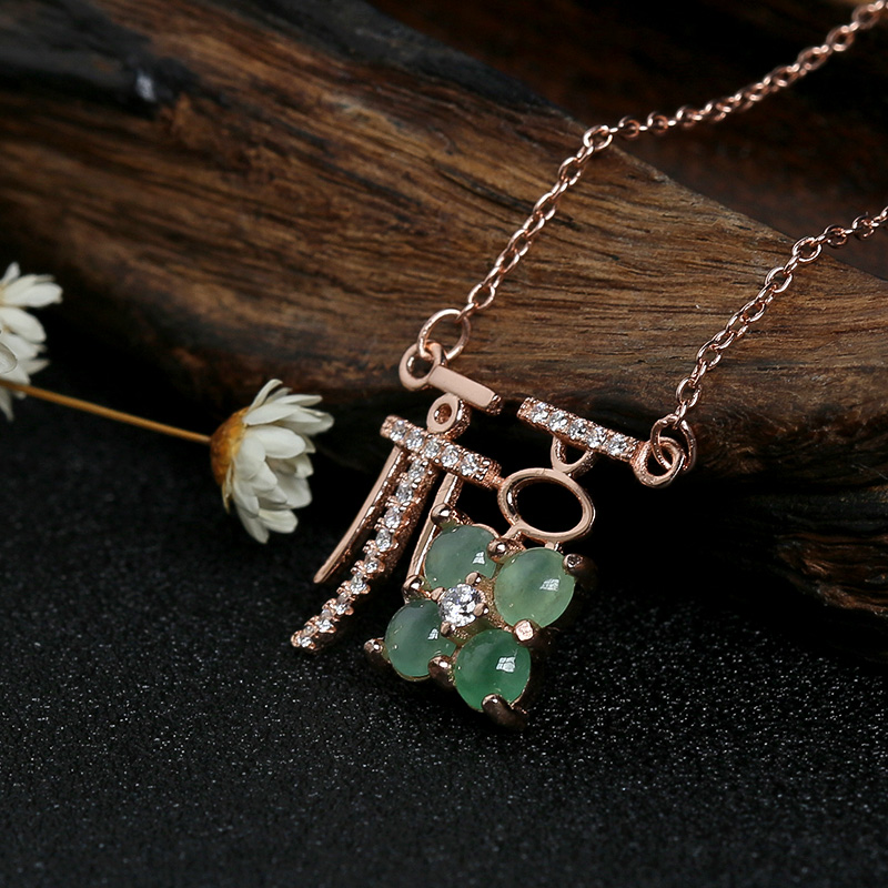 糯冰种浅绿翡翠福字项链-红掌柜