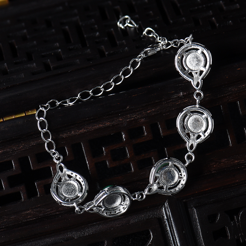 银镶糯冰种翠绿翡翠-红掌柜