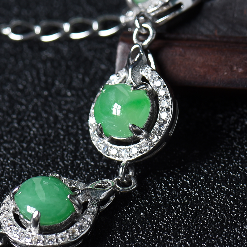 糯冰种翠绿翡翠-红掌柜