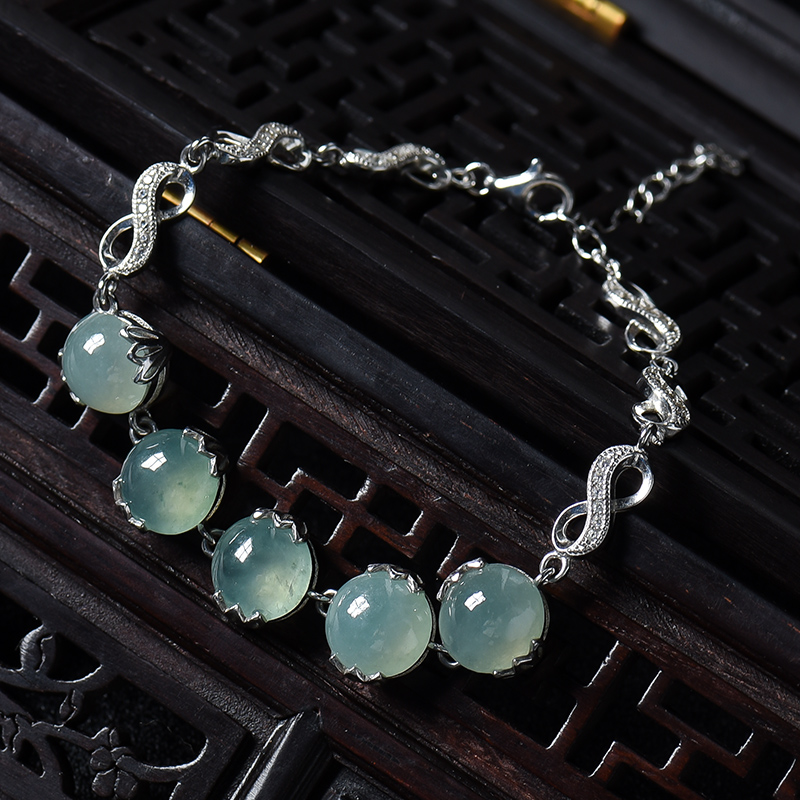 银镶糯冰种晴水翡翠-红掌柜