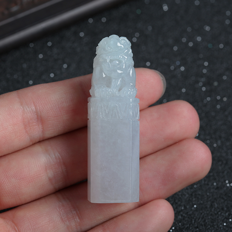 缅甸翡翠貔貅吊坠-红掌柜珠宝