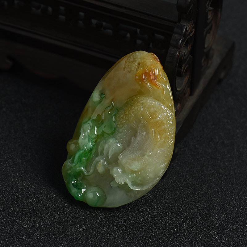 天然糯种翡翠俏色龙牌吊坠 - 红掌柜
