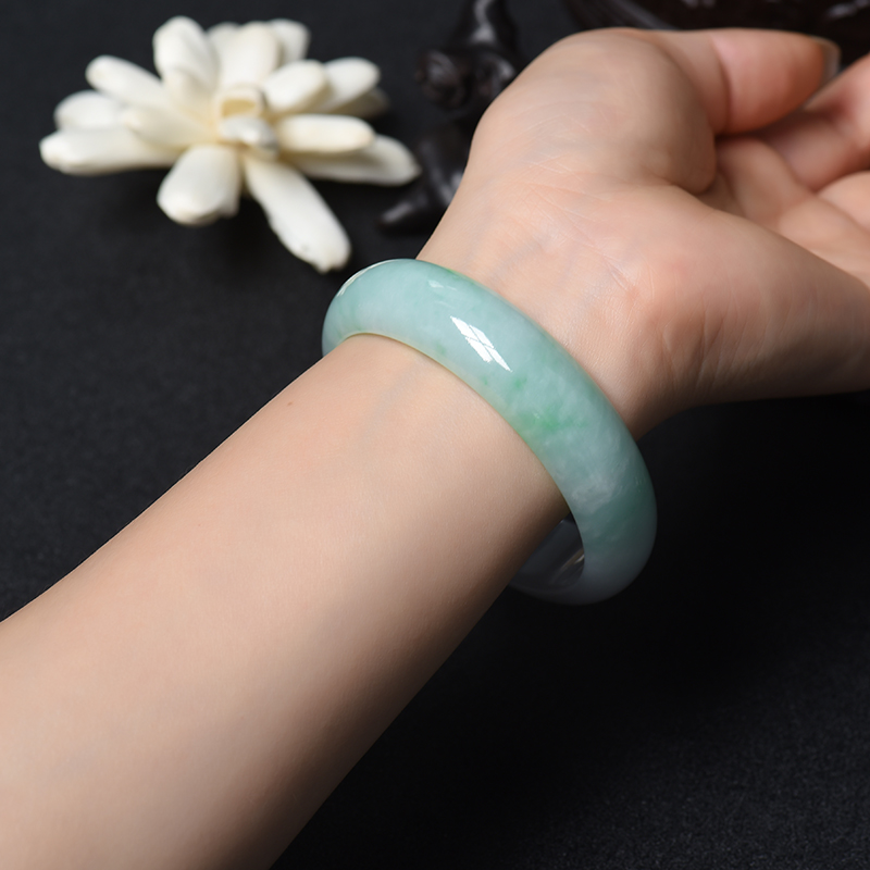 翡翠手镯-红掌柜