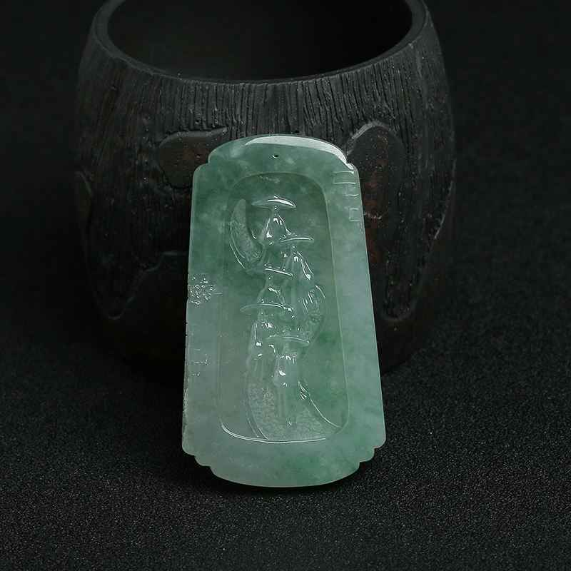冰糯种浅绿翡翠修行牌子挂件-红掌柜