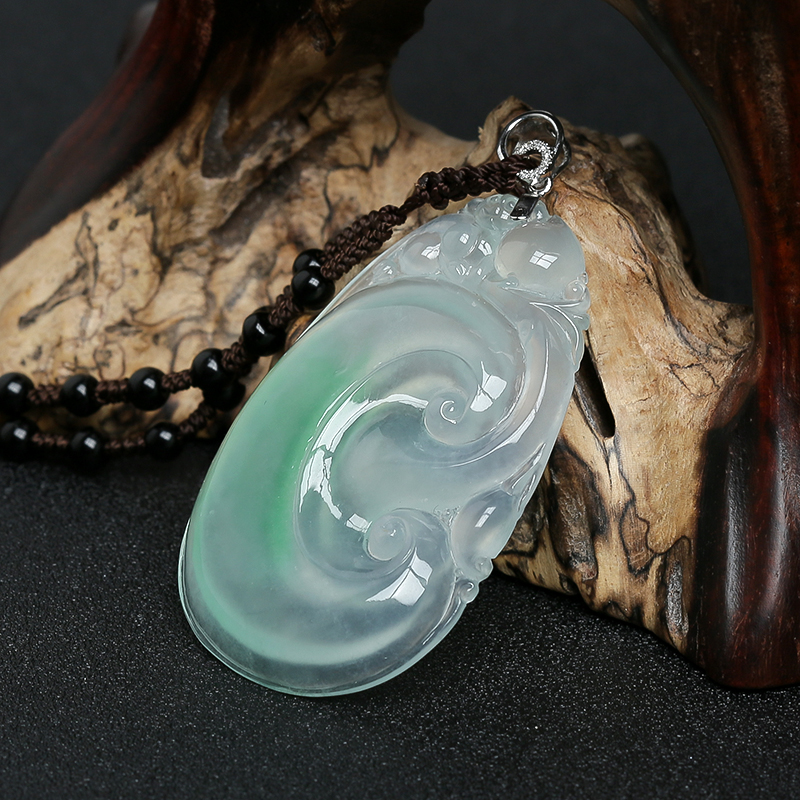 缅甸高冰种飘绿翡翠如意挂件-红掌柜