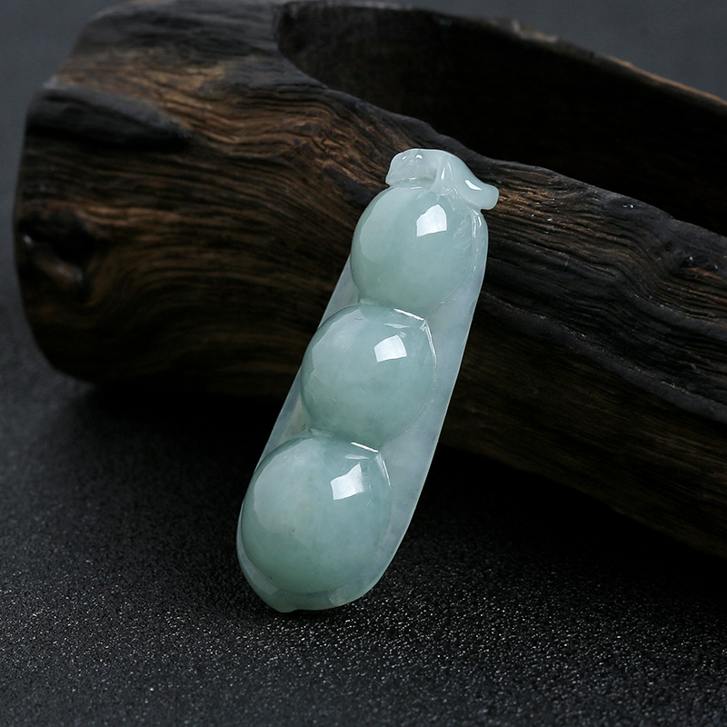 天然糯种浅绿翡翠豆子挂件 - 红掌柜