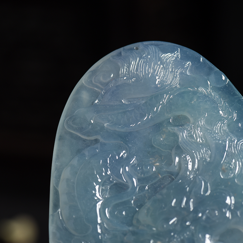 糯冰种浅紫色翡翠龙牌-红掌柜