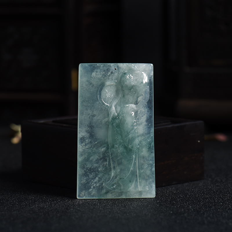冰种浅绿飘花翡翠旗袍吊坠-红掌柜