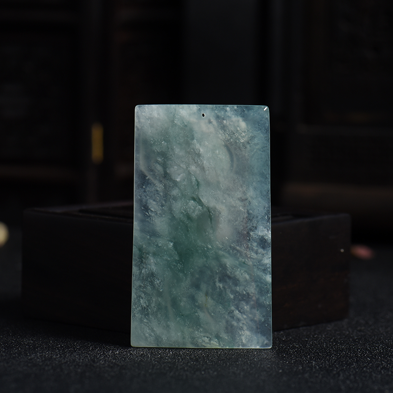冰种翡翠旗袍吊坠-红掌柜