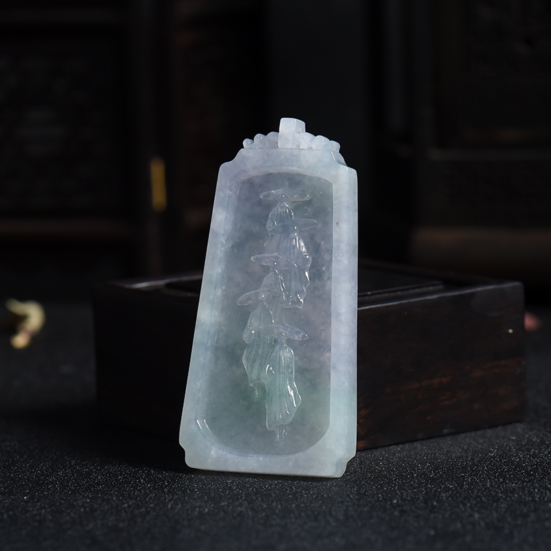 半绿半紫翡翠修行吊牌-红掌柜