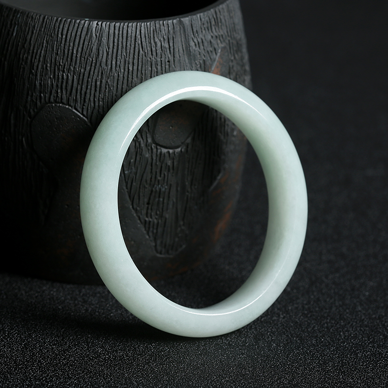 缅甸A货天然豆种浅绿翡翠贵妃镯 - 红掌柜