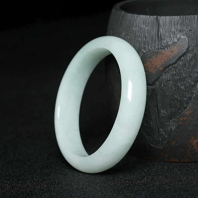 豆种浅绿翡翠贵妃镯 - 红掌柜