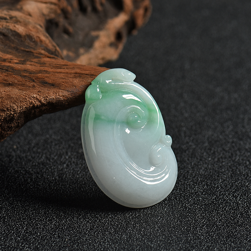 白底青翡翠如意吊坠-红掌柜