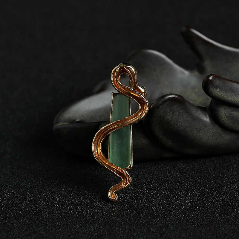 翡翠吉祥蛇吊坠 - 红掌柜