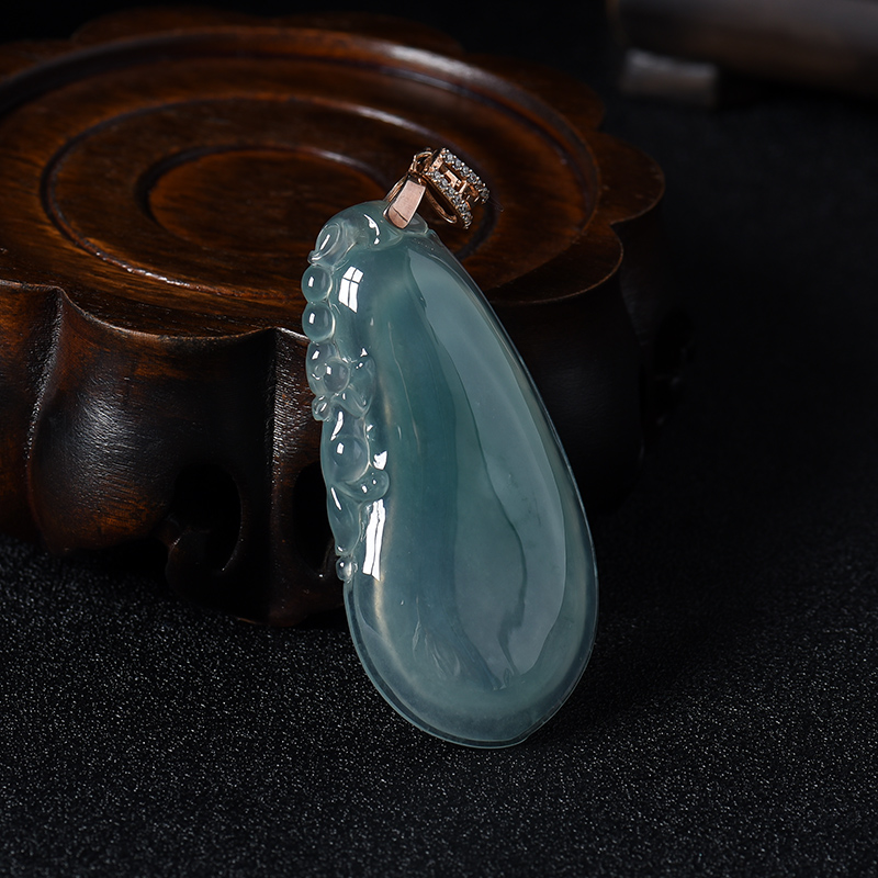 冰糯种翡翠吊坠-红掌柜