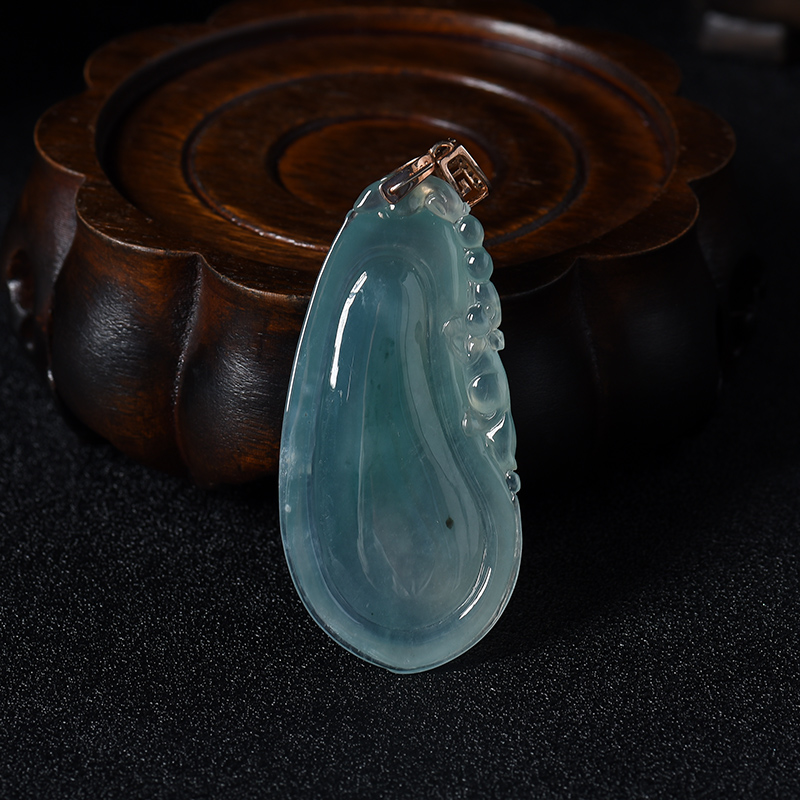 飘花翡翠吊坠-红掌柜