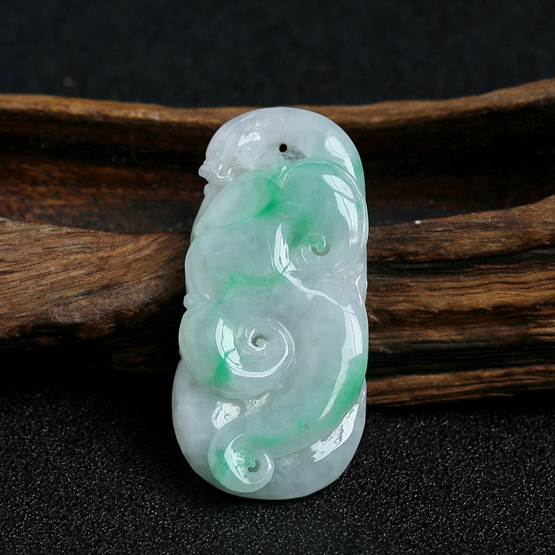 冰豆种带色翡翠如意吊坠-红掌柜