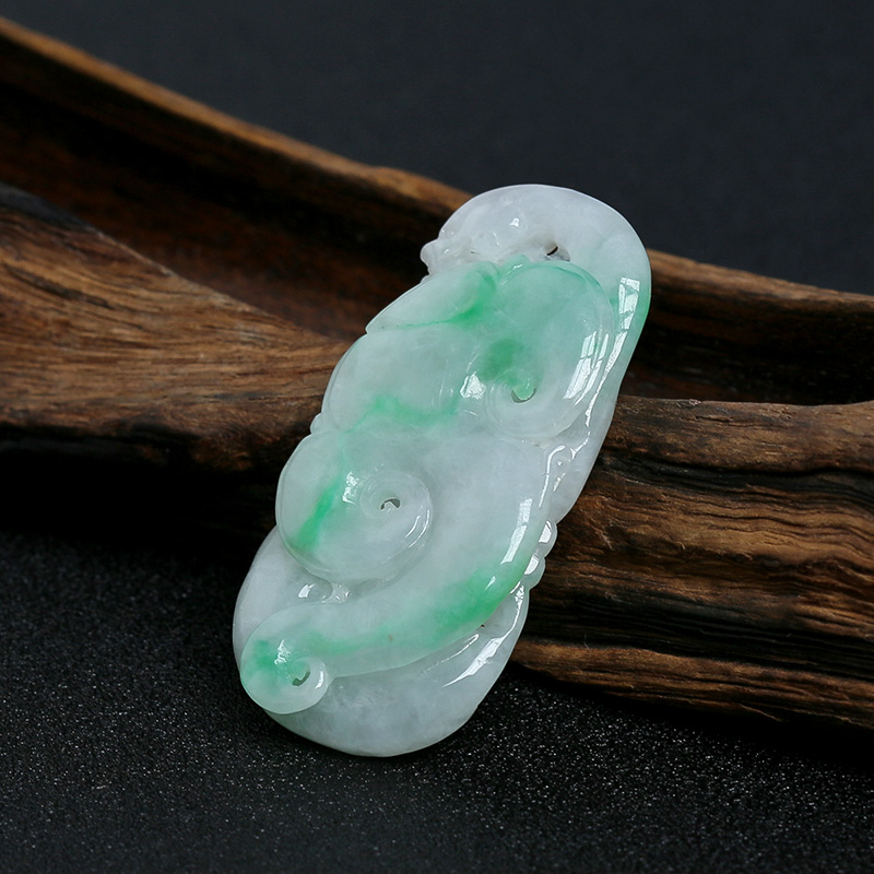 豆种翡翠如意吊坠-红掌柜