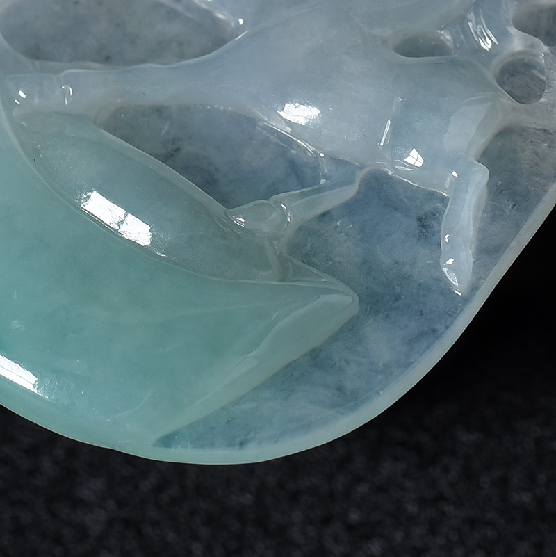 天然翡翠马牌吊坠-红掌柜