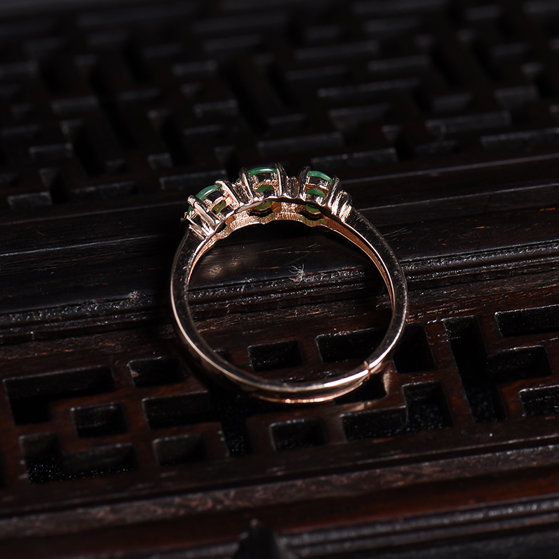 糯冰种翡翠戒指 - 红掌柜