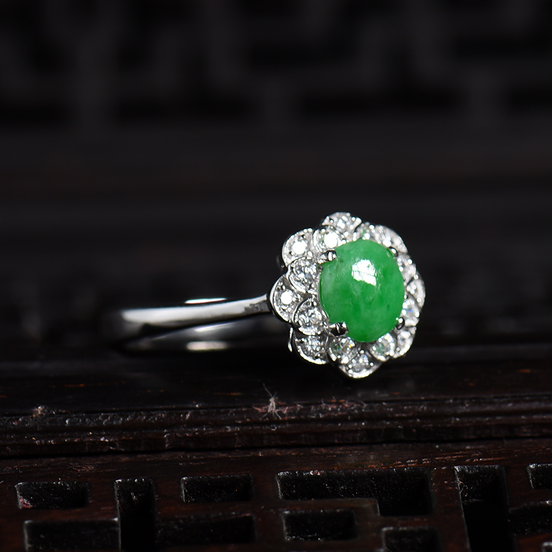 A货天然银镶豆种翠绿翡翠戒指 - 红掌柜