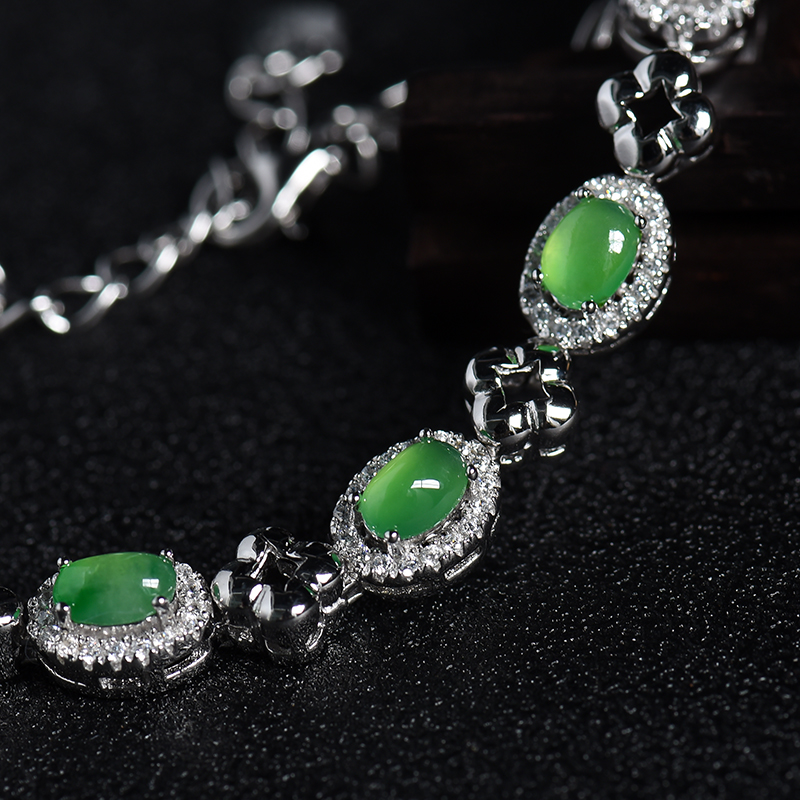 阳绿翡翠套装 - 红掌柜