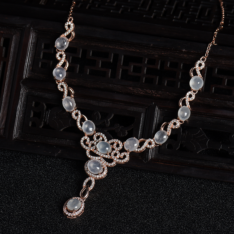 银镶冰种翡翠-红掌柜