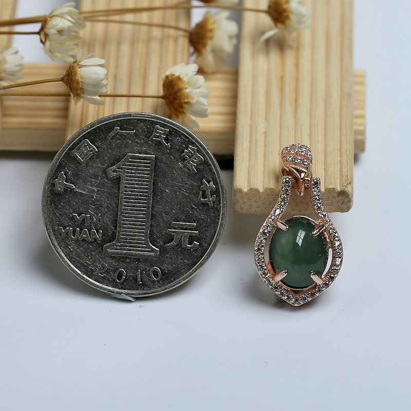 缅甸A货天然油青翡翠吊坠 - 红掌柜