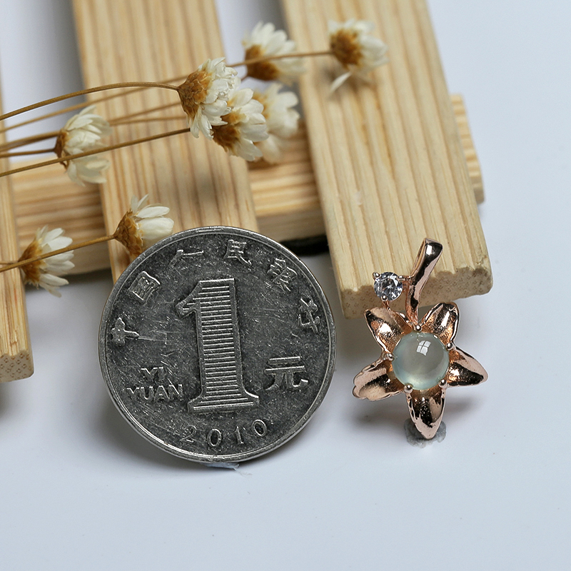 翡翠花朵吊坠 - 红掌柜