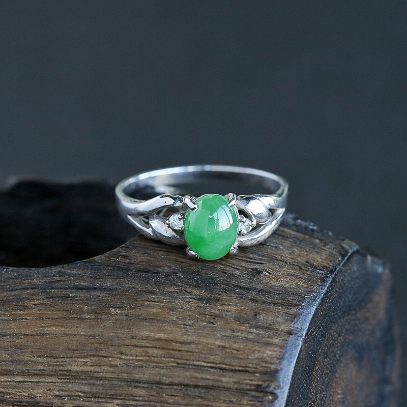 18K金镶缅甸天然糯豆种绿色翡翠戒指-红掌柜