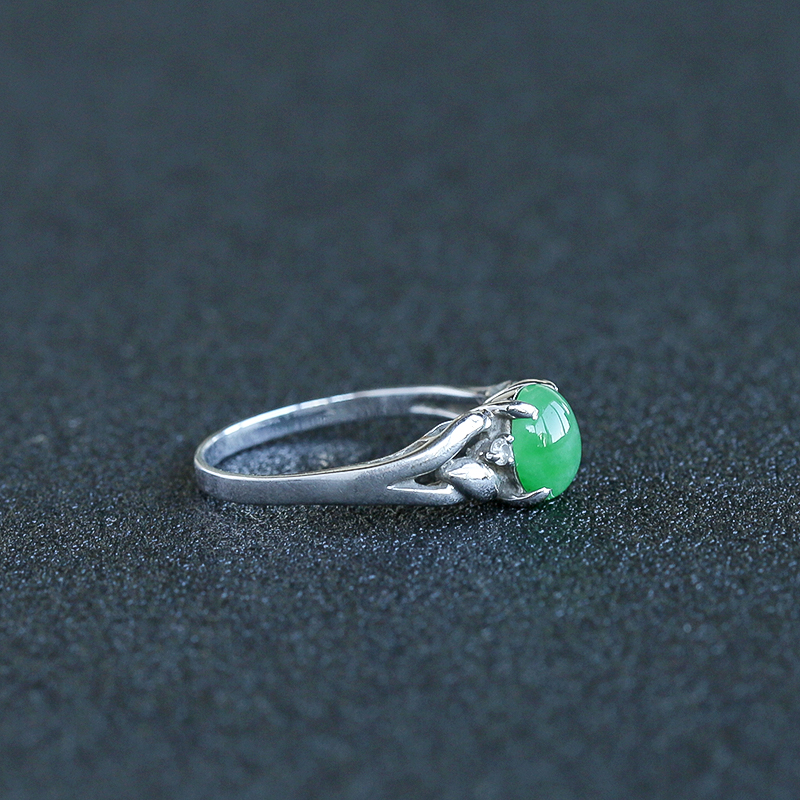 18K金镶缅甸糯豆种绿色翡翠戒指-红掌柜